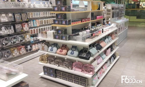 潮趣集结，名堂小镇潮品店加盟广告设计方案